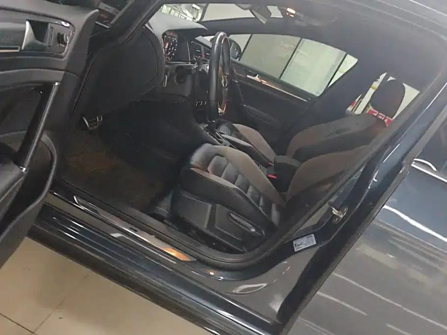 2020 Golf Beloved Edition 280TSI DSG R-Line — миниатюра 9