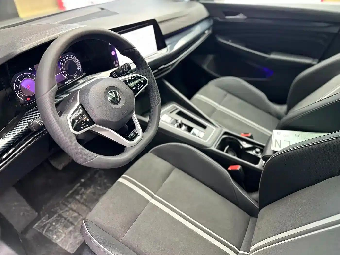 2023 Golf 280TSI DSG R-Line Lite — миниатюра 9