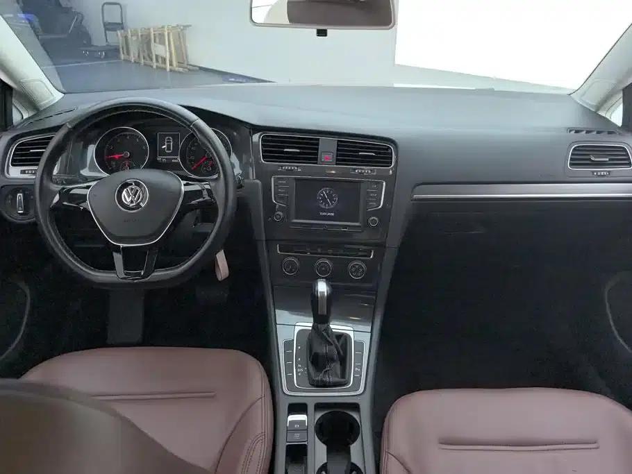 2017 Golf 230TSI Automatic Comfort Millionth Unit Commemorative Edition — миниатюра 12