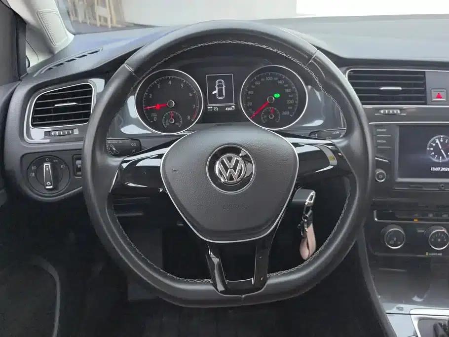 2017 Golf 230TSI Automatic Comfort Millionth Unit Commemorative Edition — миниатюра 15