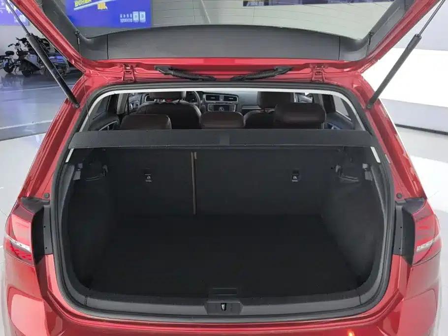 2017 Golf 230TSI Automatic Comfort Millionth Unit Commemorative Edition — миниатюра 4