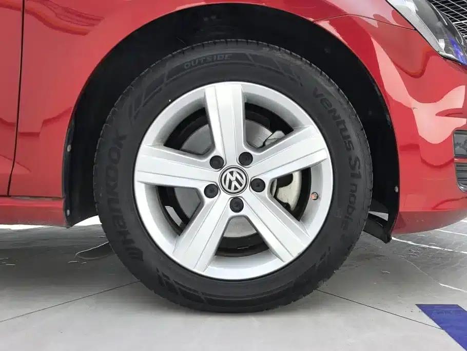 2017 Golf 230TSI Automatic Comfort Millionth Unit Commemorative Edition — миниатюра 6