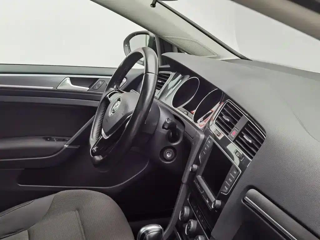 2017 Golf 1.6L Automatic Comfort Millionth Unit Commemorative Edition — миниатюра 22