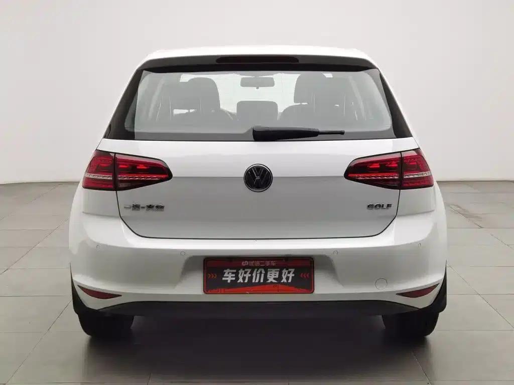 2017 Golf 1.6L Automatic Comfort Millionth Unit Commemorative Edition — миниатюра 4