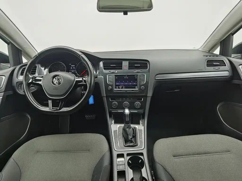 2017 Golf 1.6L Automatic Comfort Millionth Unit Commemorative Edition — миниатюра 5