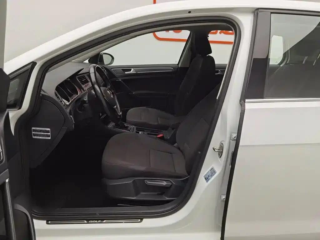 2017 Golf 1.6L Automatic Comfort Millionth Unit Commemorative Edition — миниатюра 10