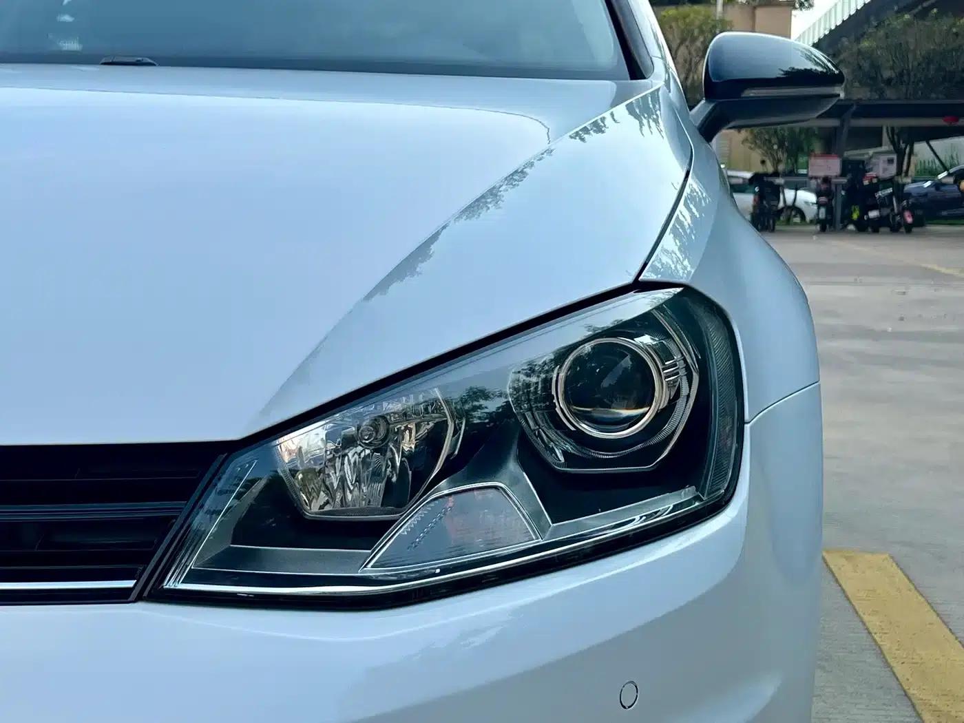 2017 Golf 230TSI Automatic Luxury Millionth Edition — миниатюра 17