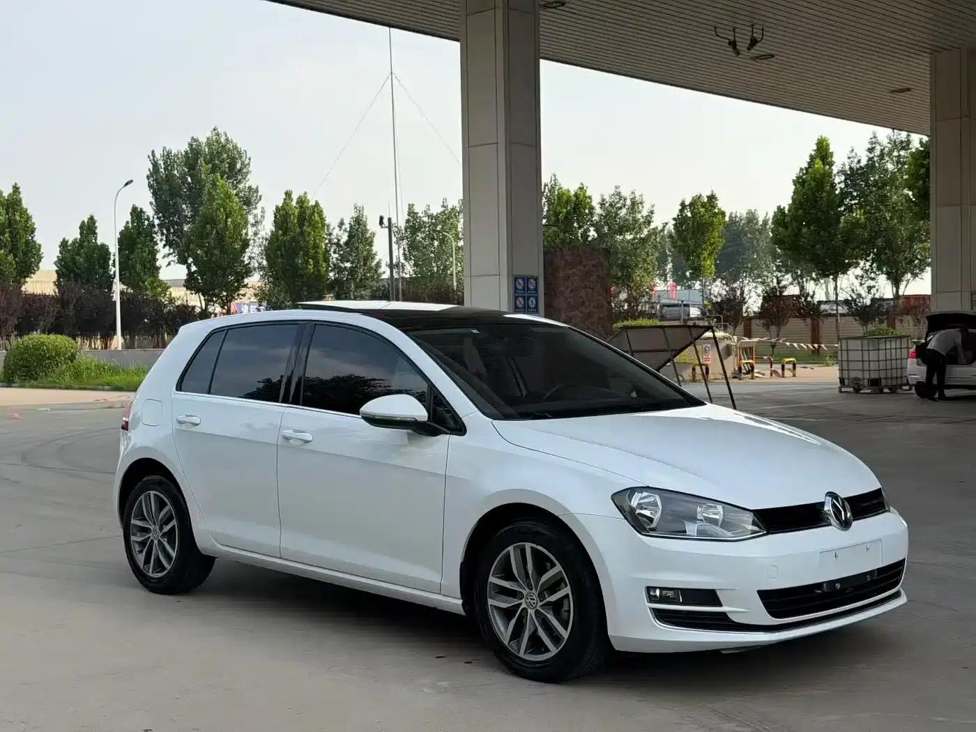 2016 Golf 230TSI Automatic Luxury — миниатюра 1