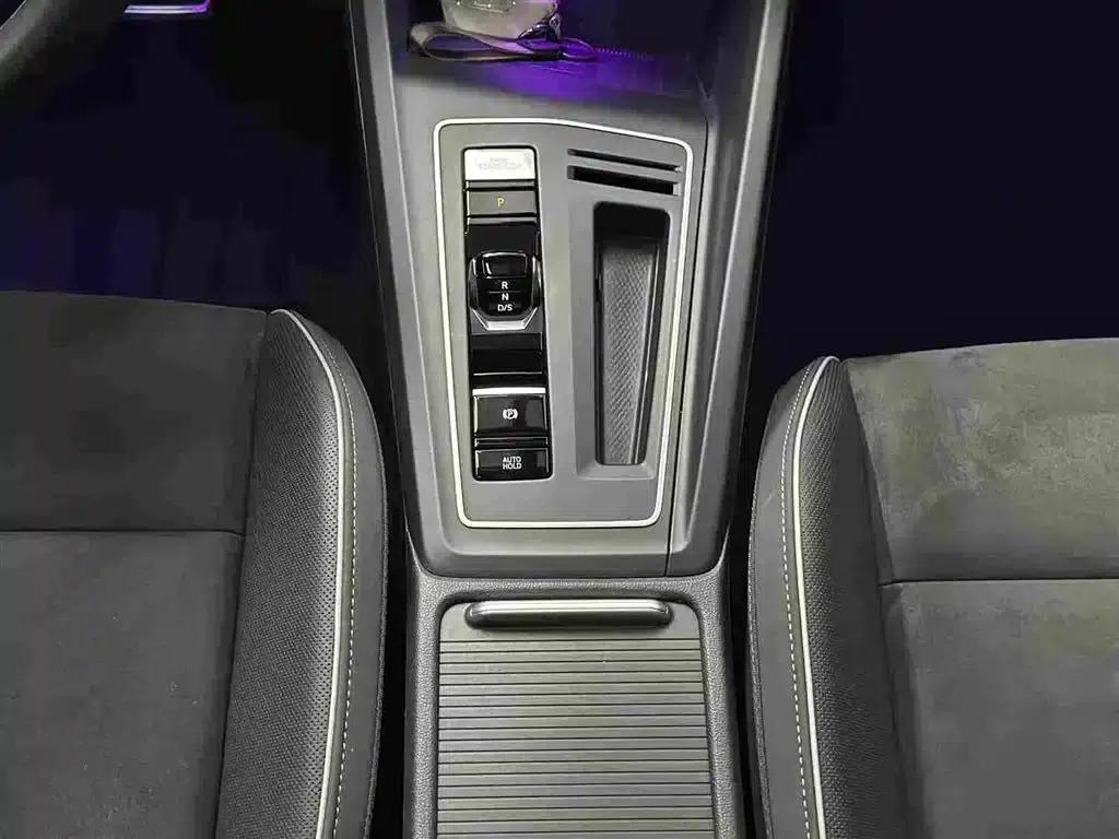 2023 Golf 280TSI DSG R-Line Lite — миниатюра 16
