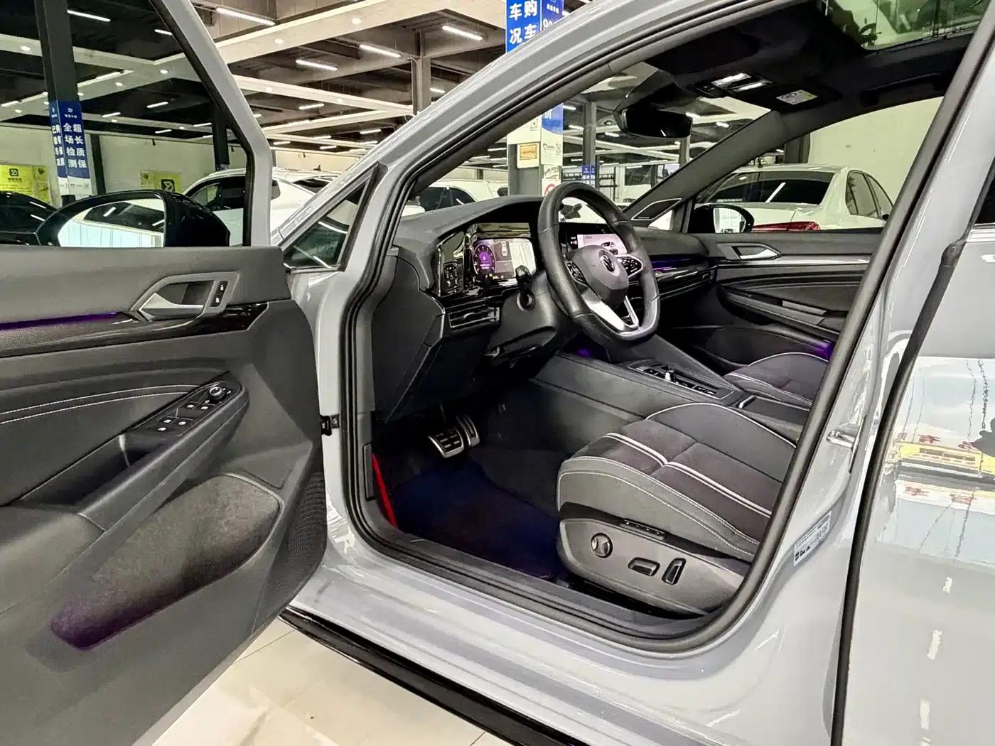 2023 Golf 280TSI DSG R-Line — миниатюра 4