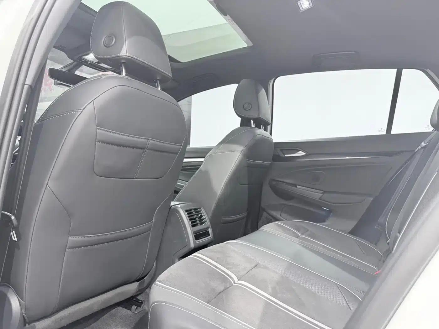 2023 Golf 280TSI DSG R-Line — миниатюра 15