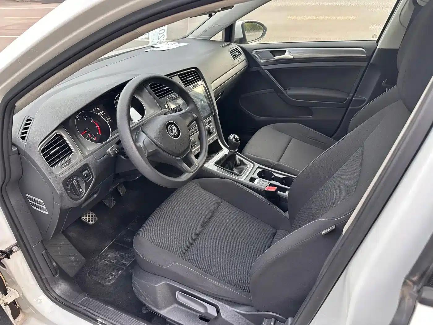 2015 Golf 1.6L Manual Fashion Edition — миниатюра 4