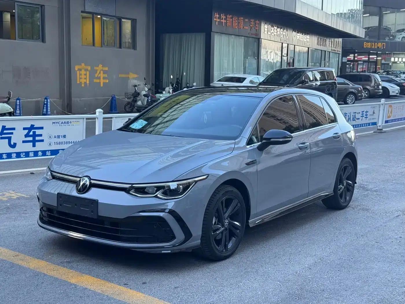 2023 Golf 280TSI DSG R-Line Lite — миниатюра 1