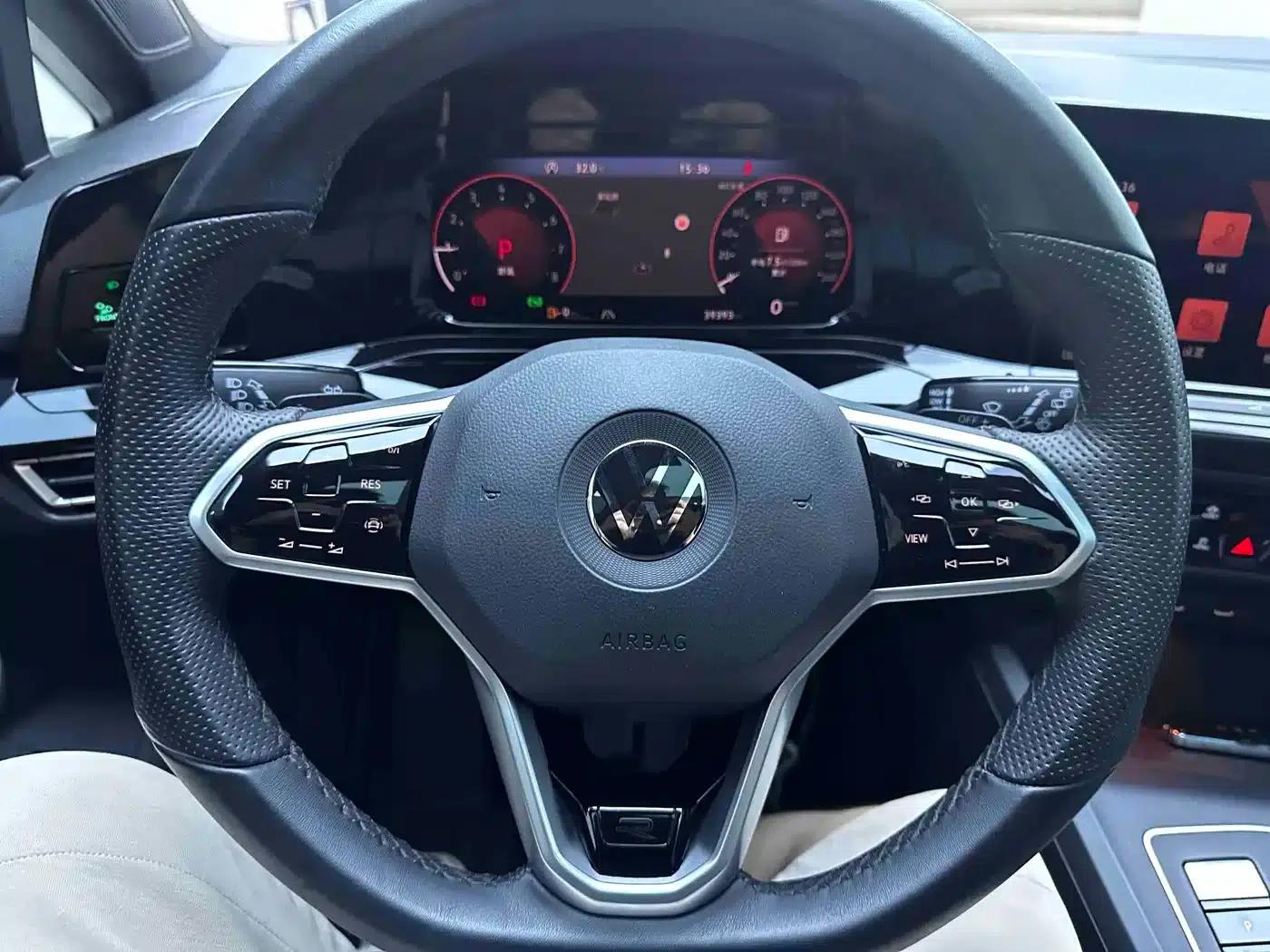 2023 Golf 280TSI DSG R-Line Lite — миниатюра 12