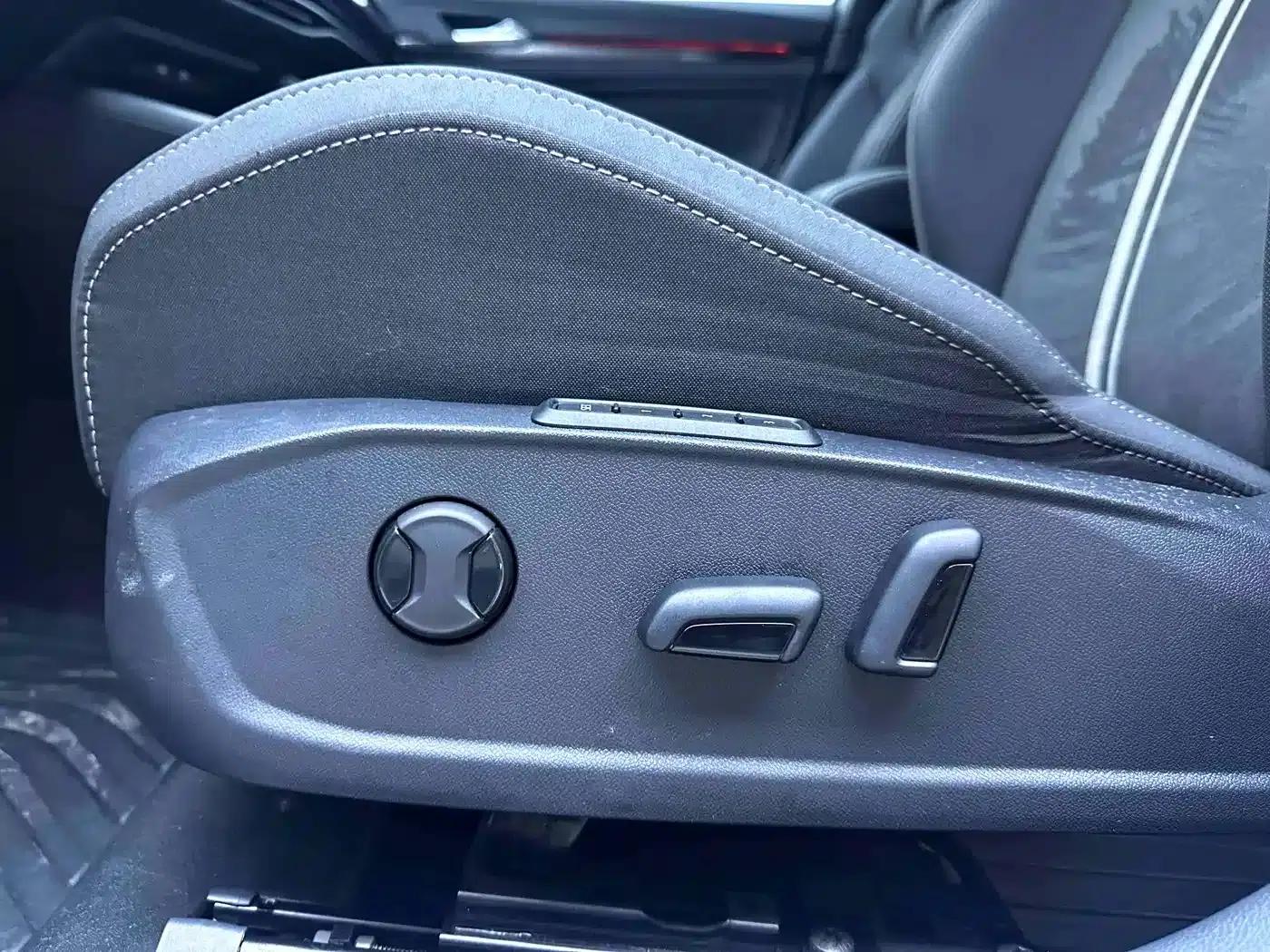 2023 Golf 280TSI DSG R-Line Lite — миниатюра 16