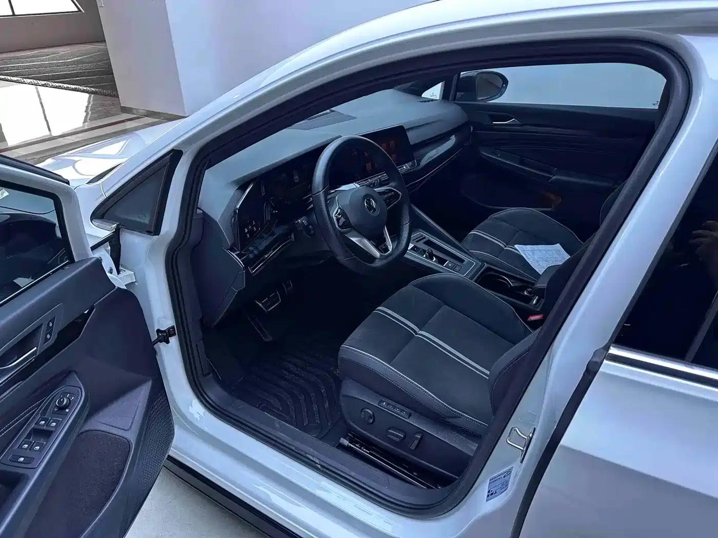 2023 Golf 280TSI DSG R-Line Lite — миниатюра 8
