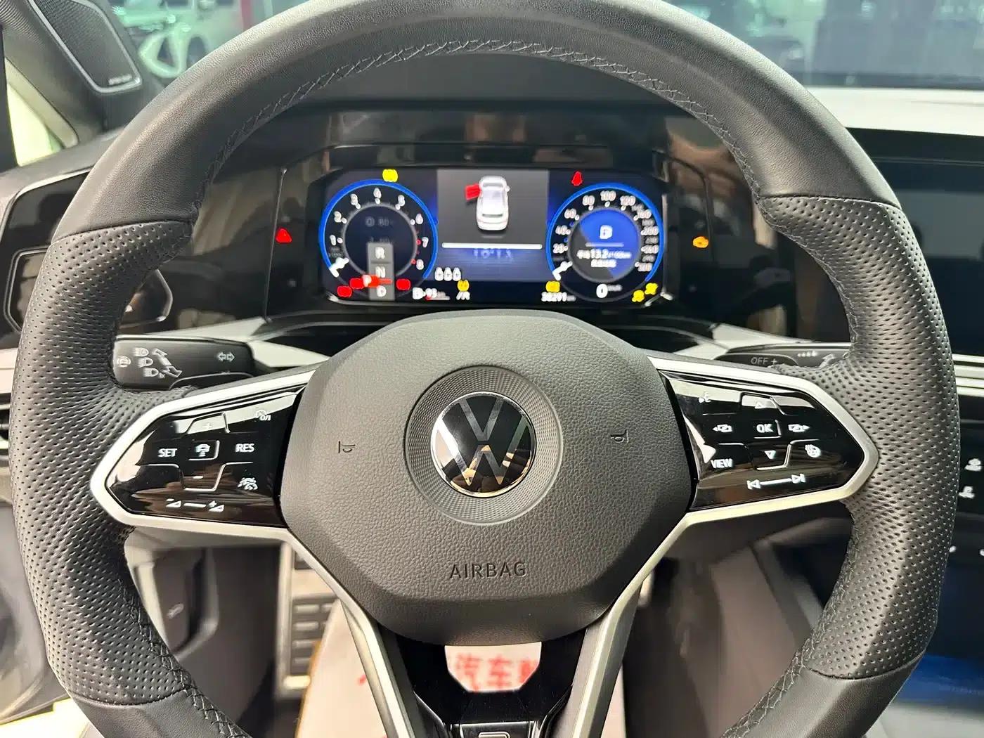 2023 Golf 280TSI DSG R-Line 20th Anniversary Edition — миниатюра 12