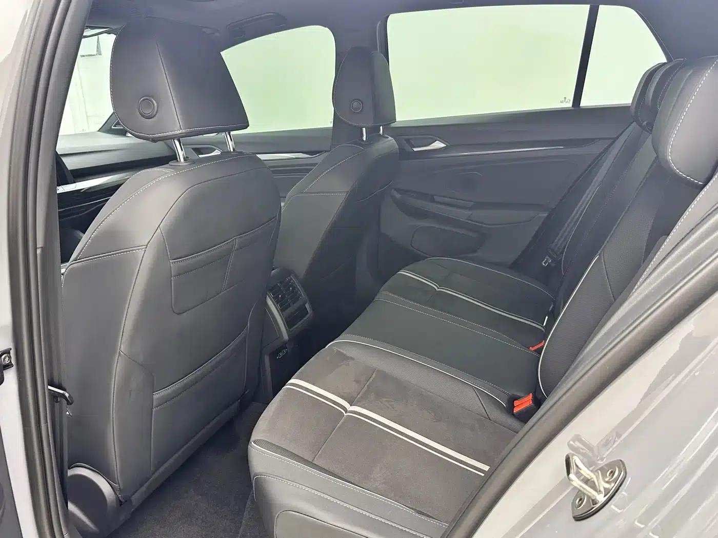 2023 Golf 280TSI DSG R-Line 20th Anniversary Edition — миниатюра 10