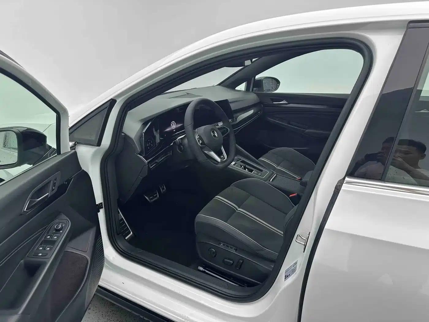 2023 Golf 280TSI DSG R-Line Lite — миниатюра 9