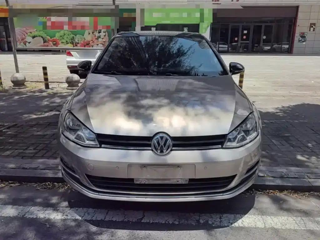 2017 Golf 1.6L Automatic Comfort Millionth Unit Commemorative Edition — миниатюра 3