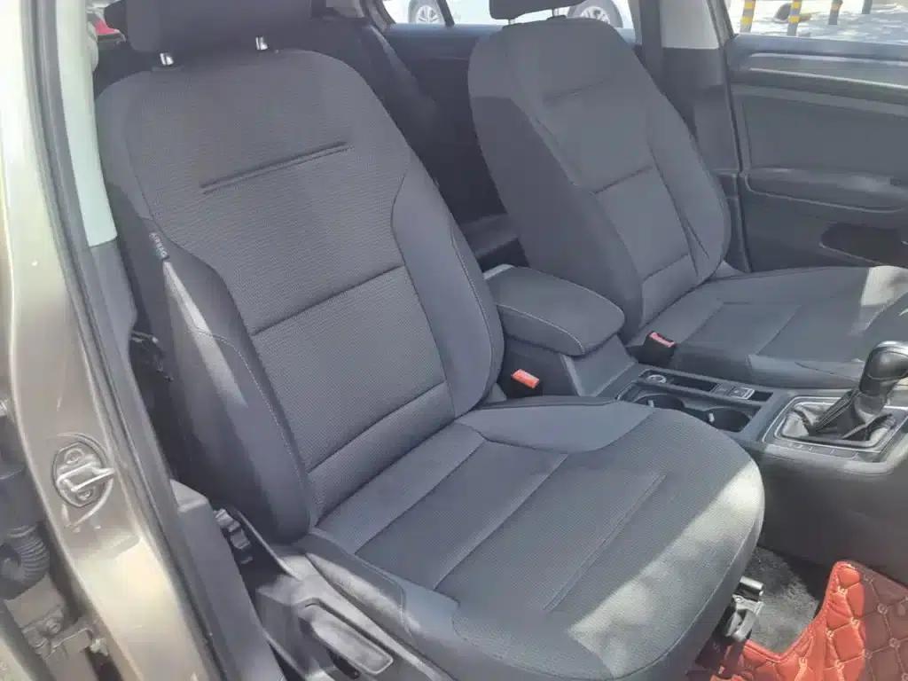 2017 Golf 1.6L Automatic Comfort Millionth Unit Commemorative Edition — миниатюра 25
