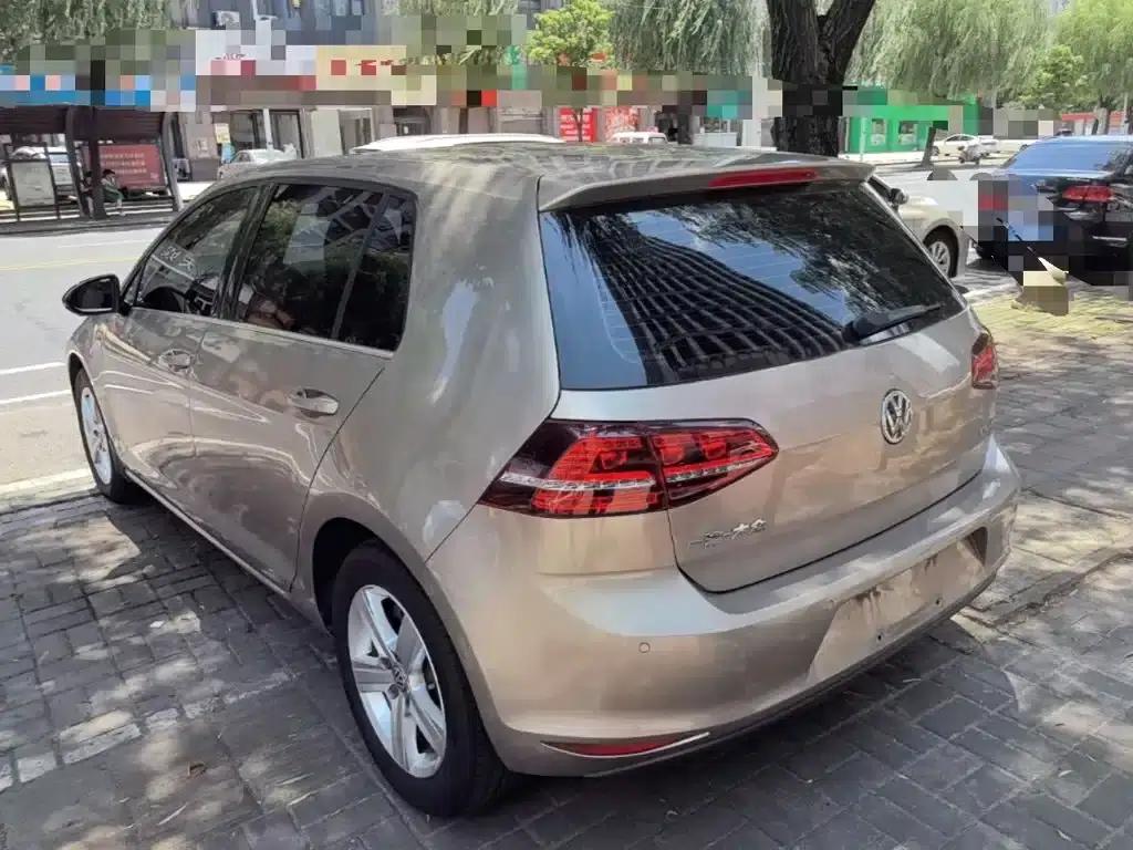 2017 Golf 1.6L Automatic Comfort Millionth Unit Commemorative Edition — миниатюра 5