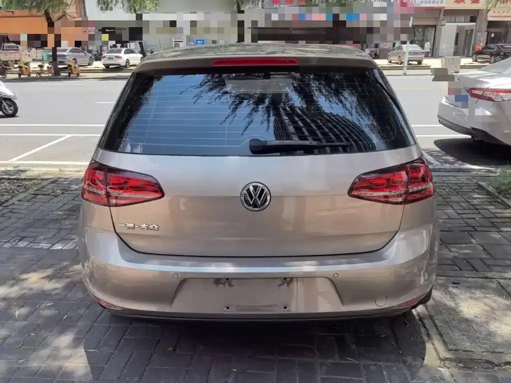 2017 Golf 1.6L Automatic Comfort Millionth Unit Commemorative Edition — миниатюра 6