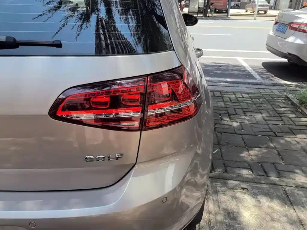 2017 Golf 1.6L Automatic Comfort Millionth Unit Commemorative Edition — миниатюра 8