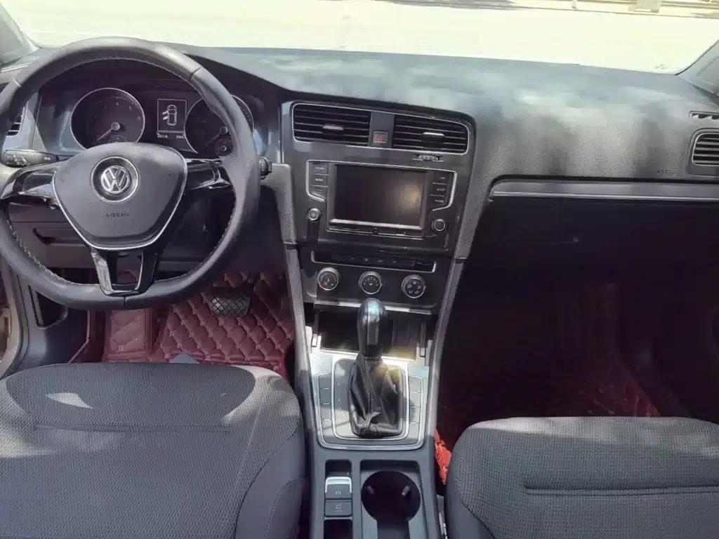 2017 Golf 1.6L Automatic Comfort Millionth Unit Commemorative Edition — миниатюра 10