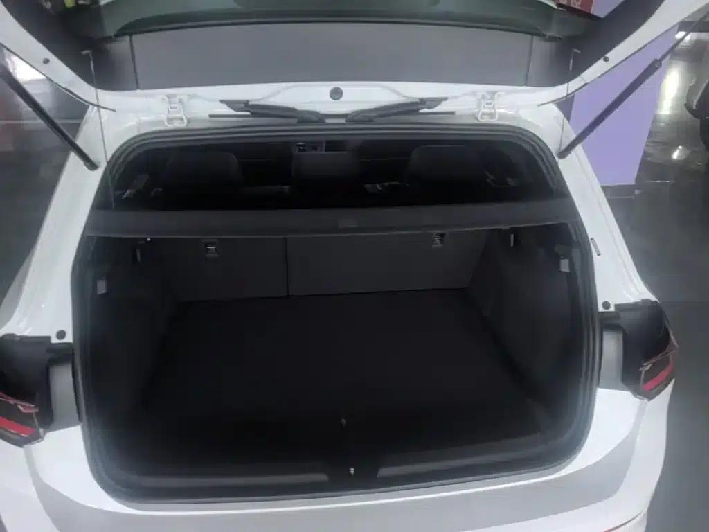 2025 Golf 300TSI R-Line — миниатюра 19