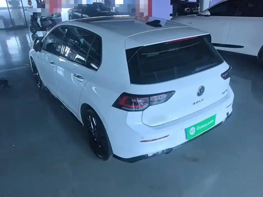 2025 Golf 300TSI R-Line — миниатюра 5