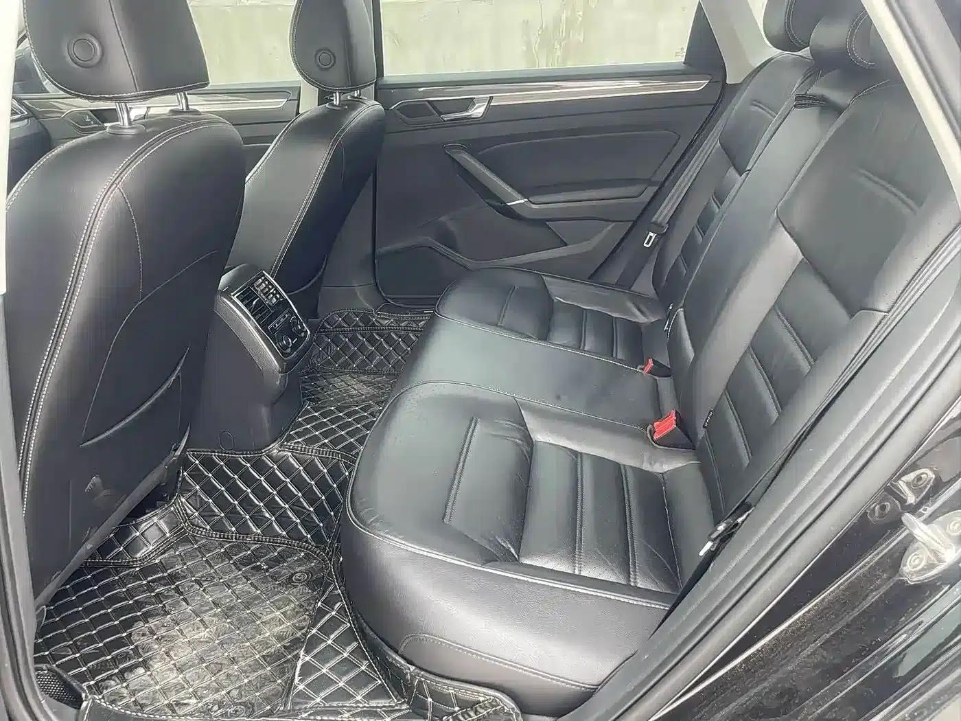 2017 Passat 330TSI DSG Premium Edition — миниатюра 3