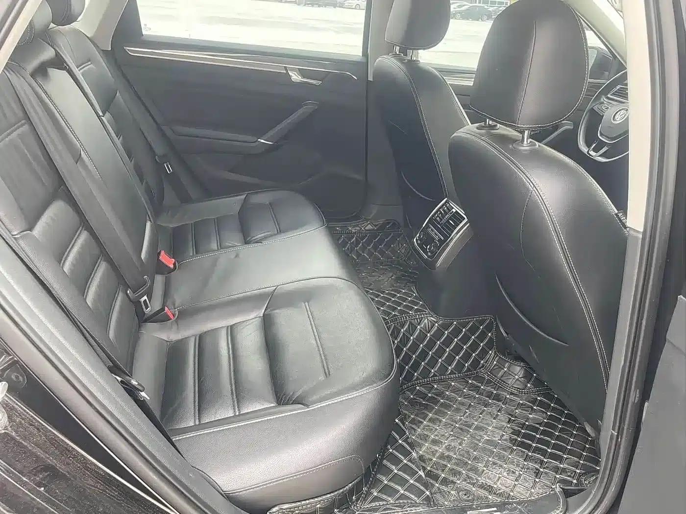 2017 Passat 330TSI DSG Premium Edition — миниатюра 9