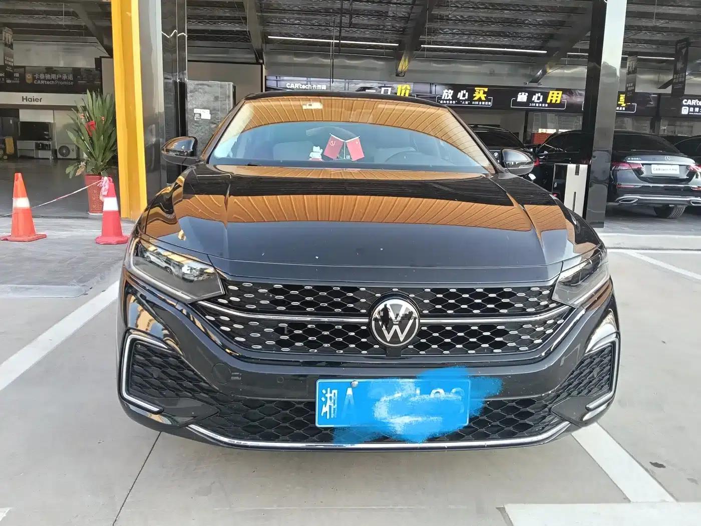 2023 Volkswagen Passat 330TSI Starry Sky Elite Edition — миниатюра 2