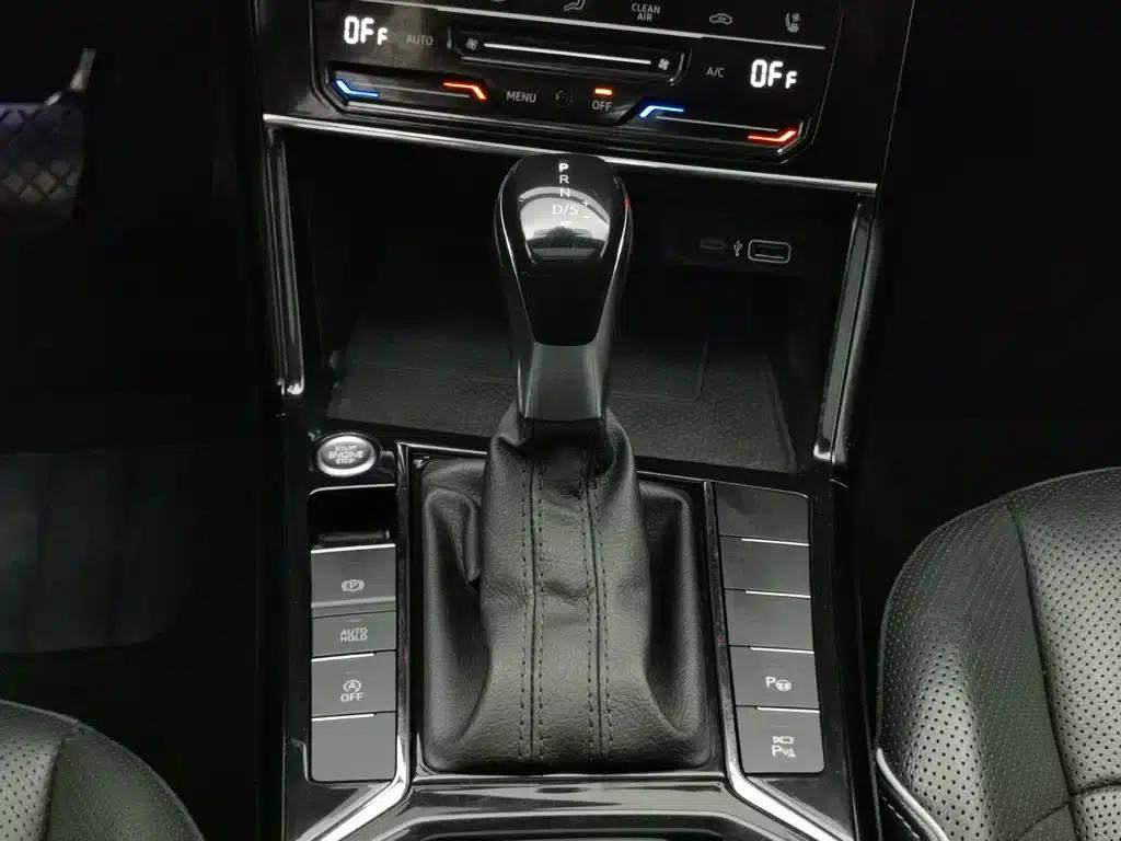 2023 Passat Facelift 330TSI Starry Sky Luxury Edition — миниатюра 13