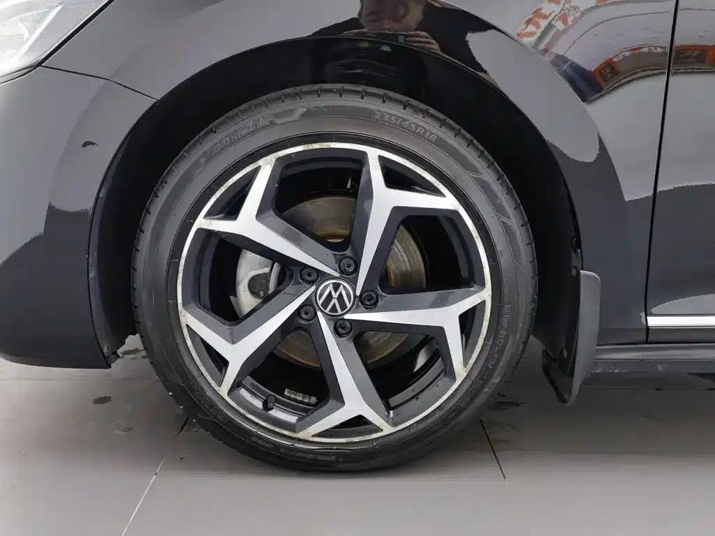 2023 Passat Facelift 330TSI Starry Sky Luxury Edition — миниатюра 17