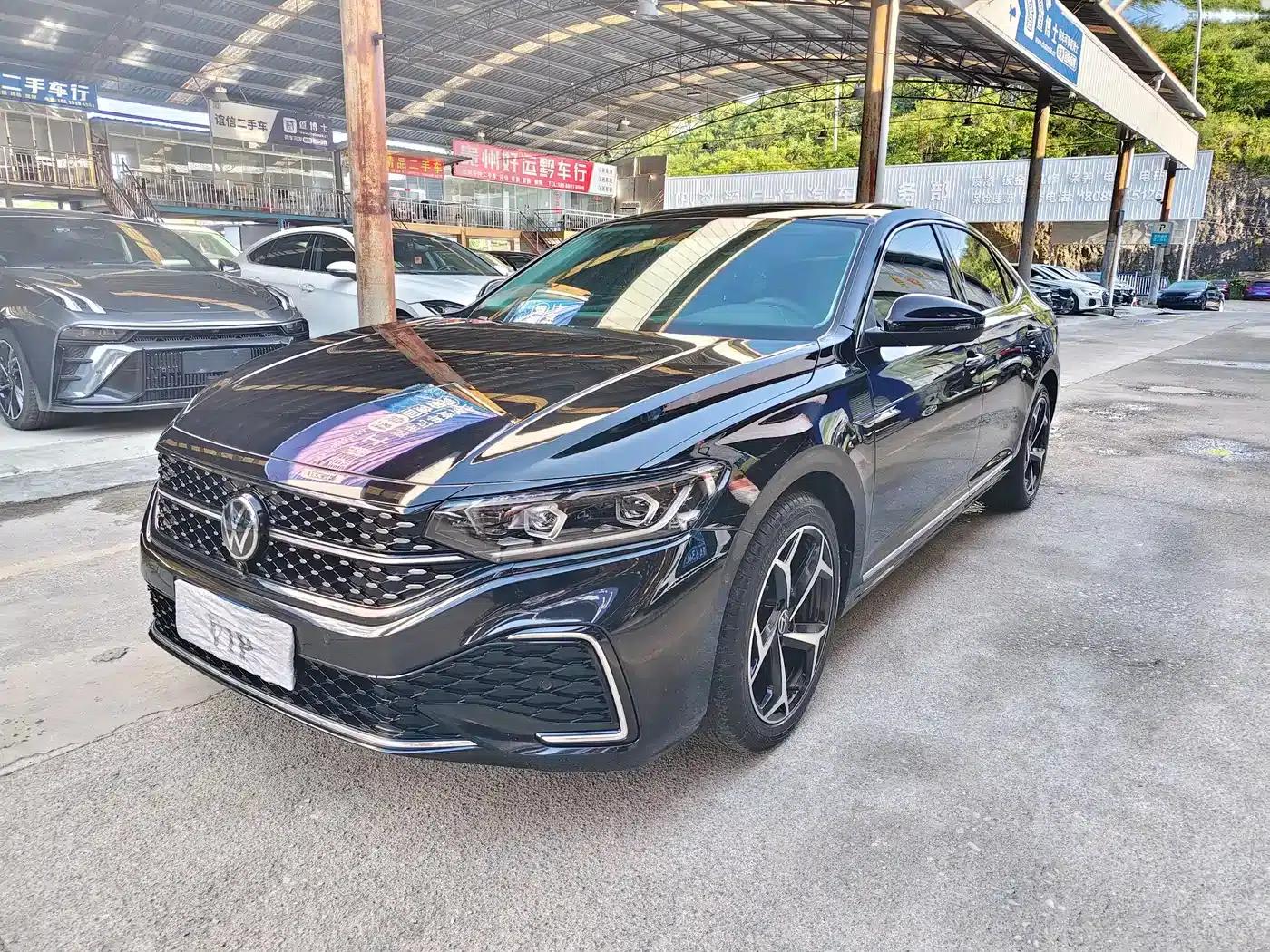 2023 Volkswagen Passat 330TSI Starry Sky Luxury Edition — миниатюра 1