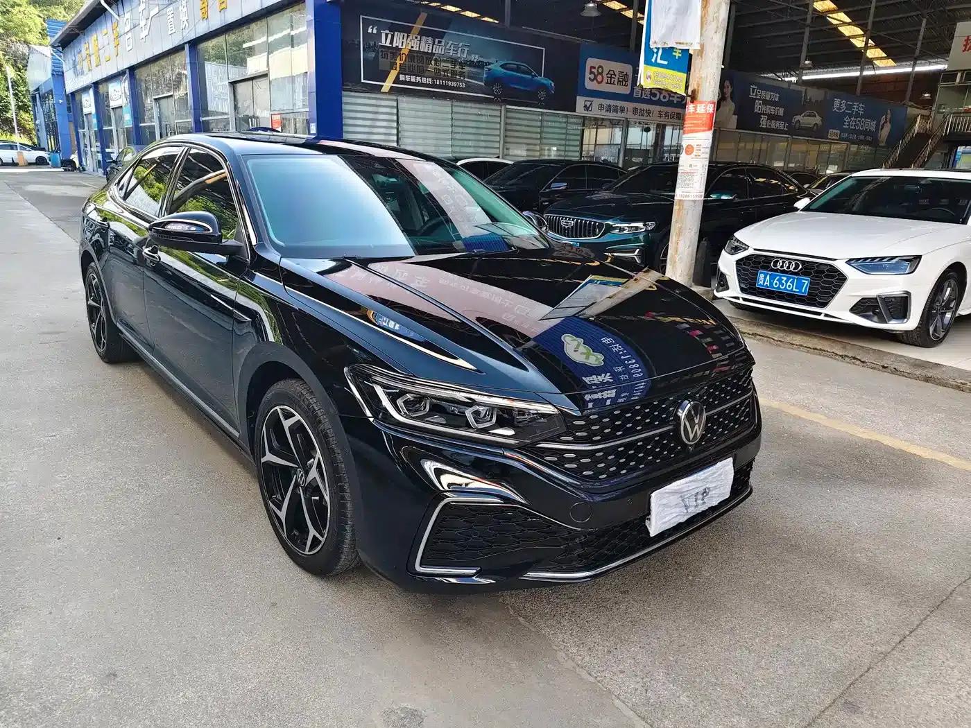 2023 Volkswagen Passat 330TSI Starry Sky Luxury Edition — миниатюра 3