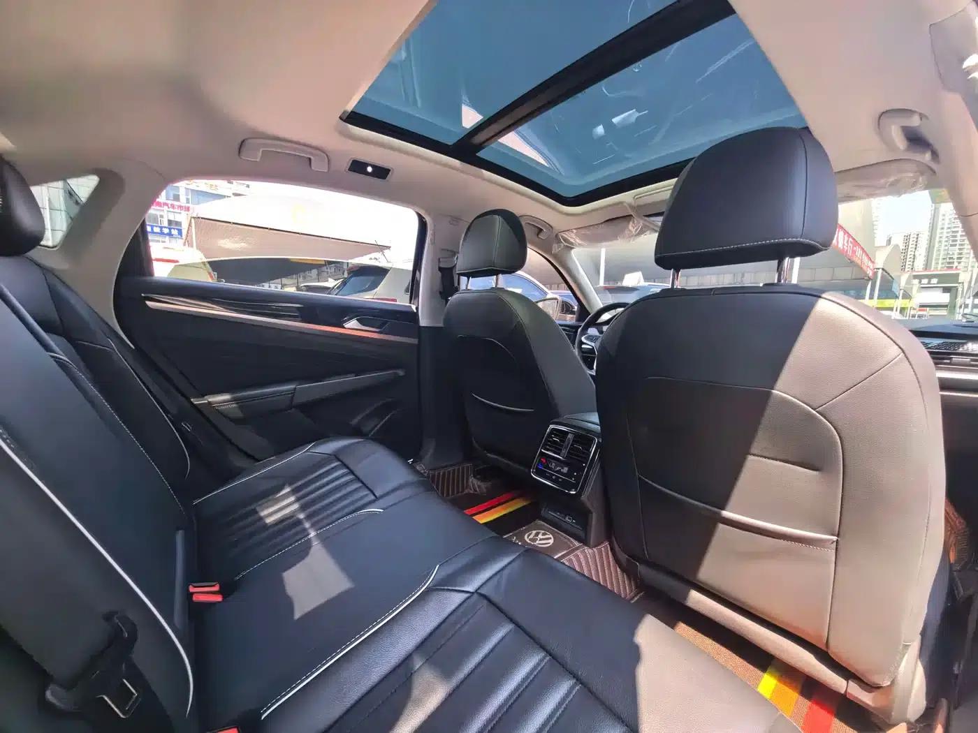 2022 Volkswagen Passat 330TSI Starry Sky Luxury Edition — миниатюра 9