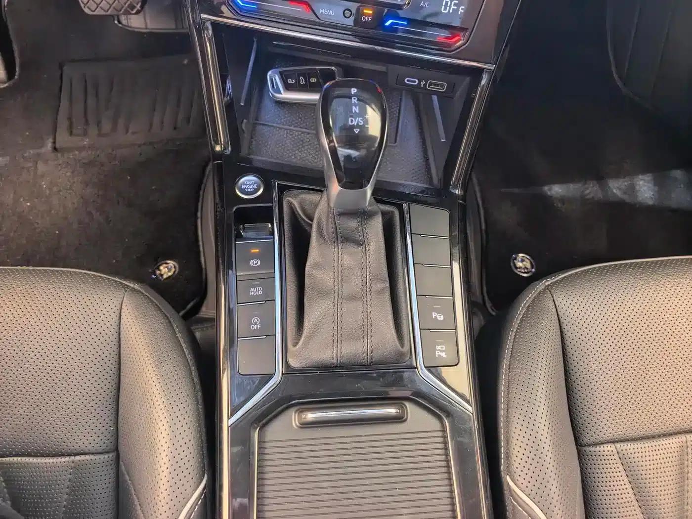 2023 Volkswagen Passat 330TSI Starry Sky Luxury Edition — миниатюра 11
