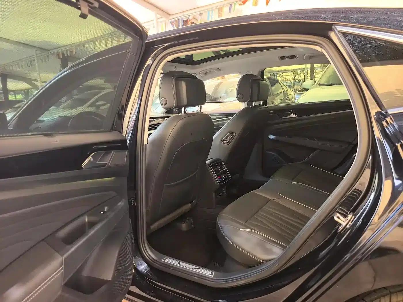 2023 Volkswagen Passat 330TSI Starry Sky Luxury Edition — миниатюра 12