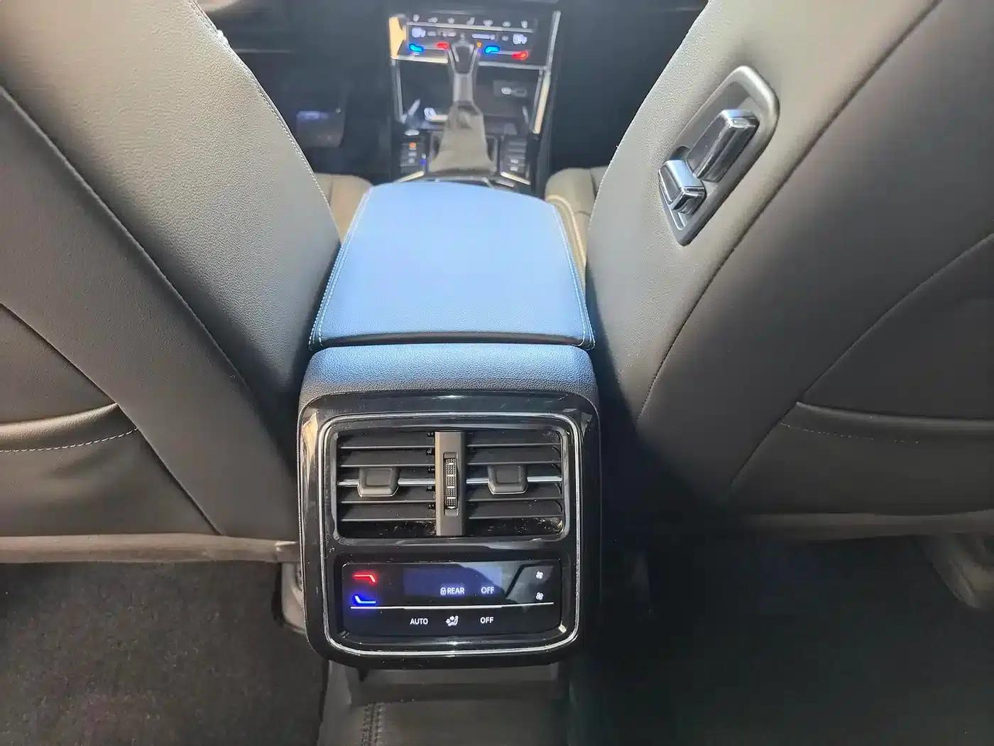 2023 Volkswagen Passat 330TSI Starry Sky Luxury Edition — миниатюра 13