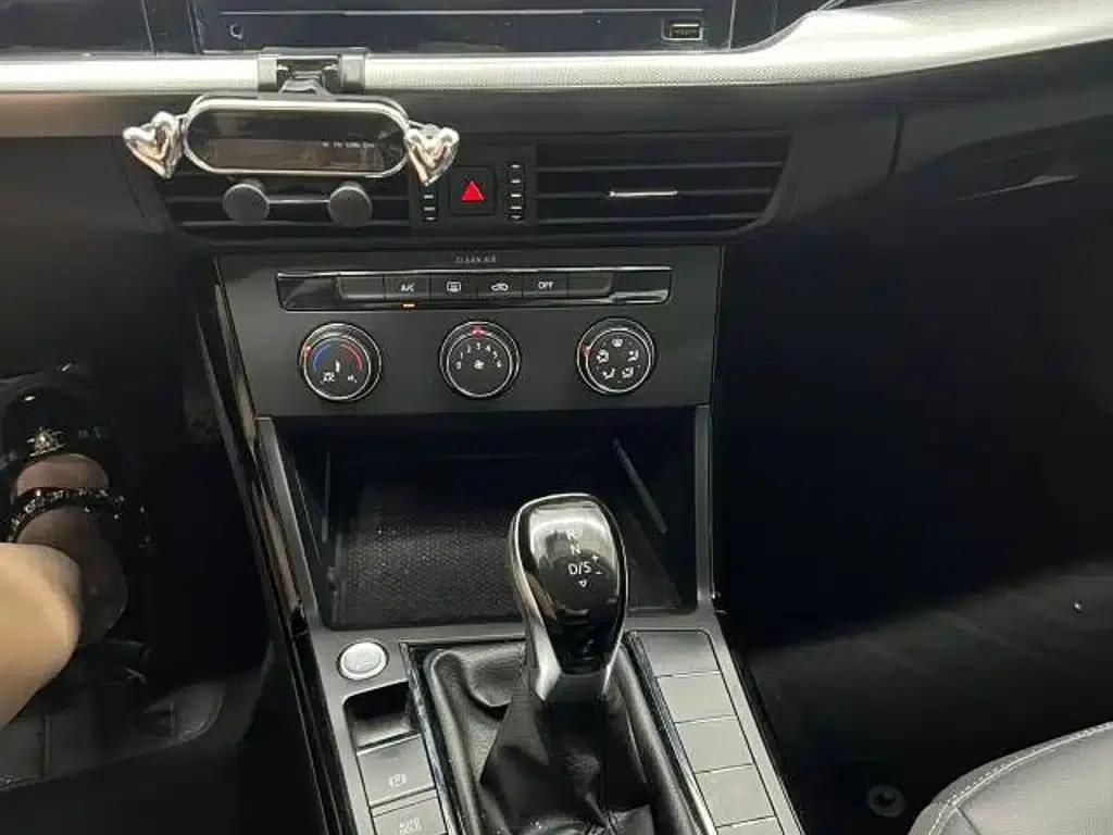 2022 Volkswagen Passat 280TSI Business Edition — миниатюра 13