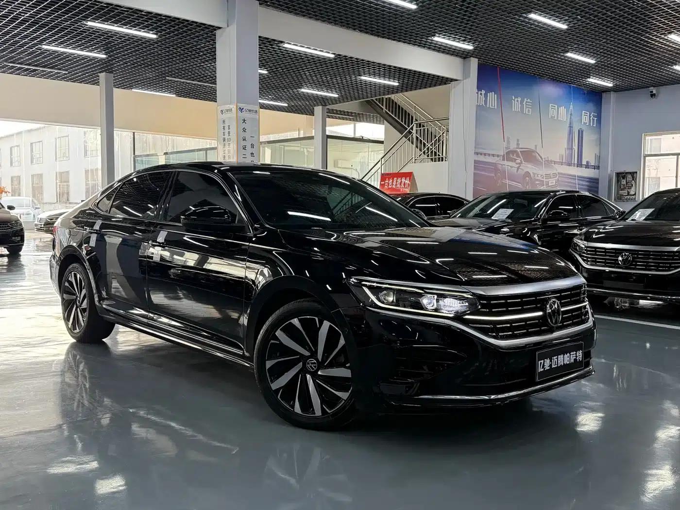 2023 Passat Facelift 330TSI Luxury Edition — миниатюра 3