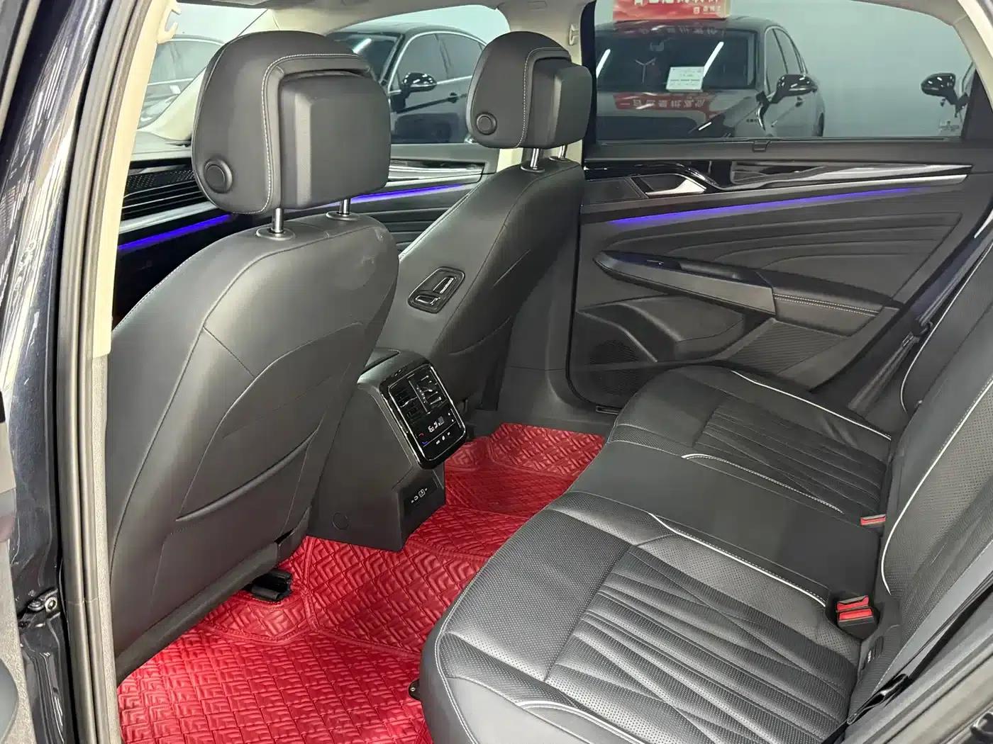 2023 Passat Facelift 330TSI Luxury Edition — миниатюра 5