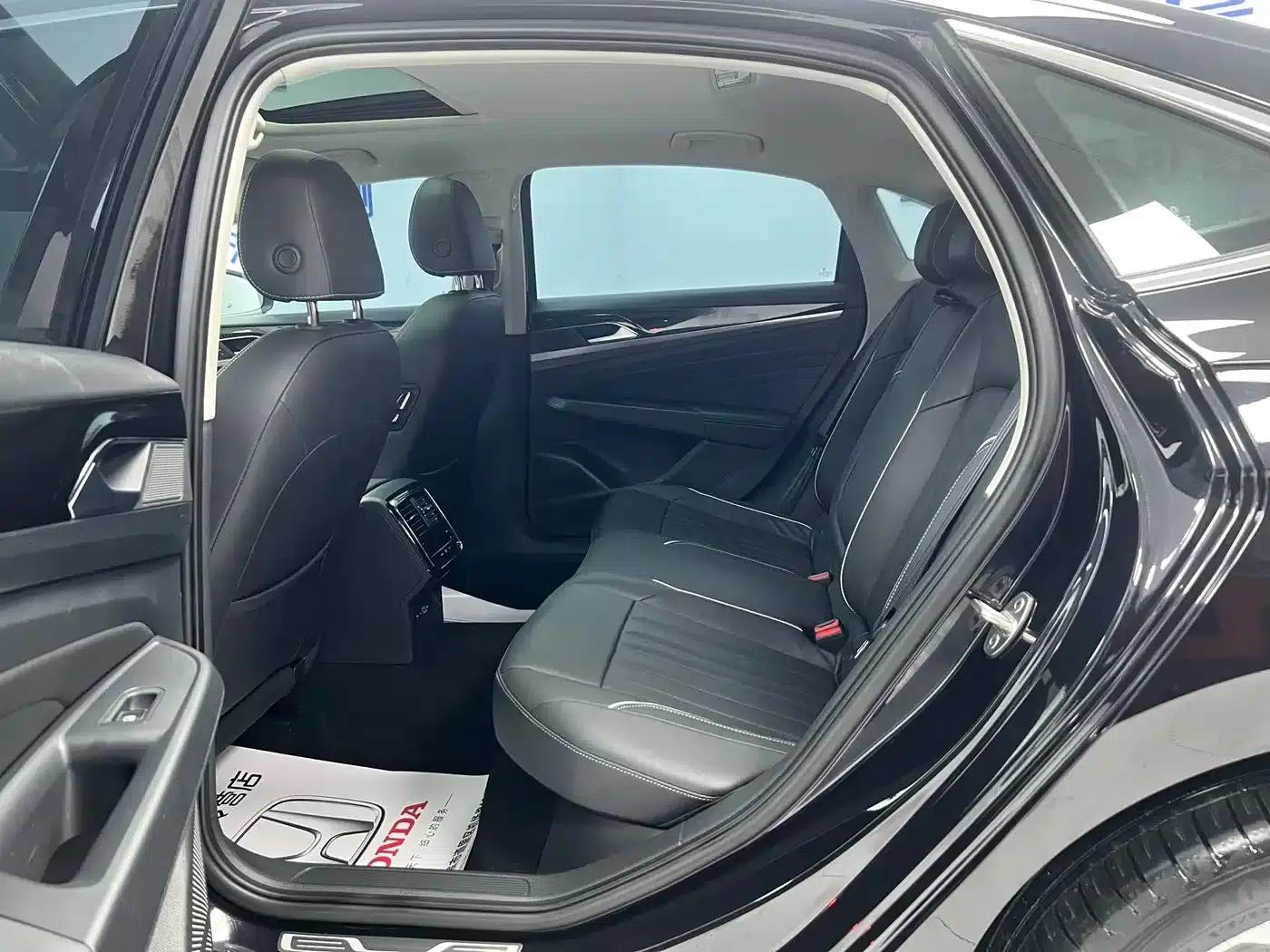 2022 Passat 280TSI Elite Edition — миниатюра 8