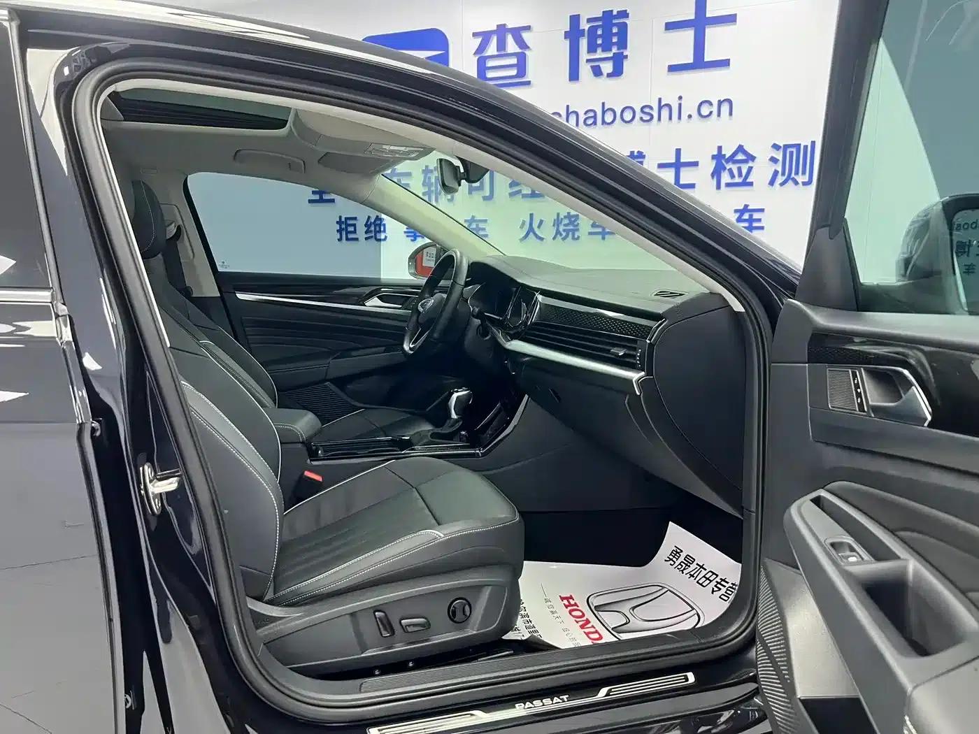 2022 Passat 280TSI Elite Edition — миниатюра 9