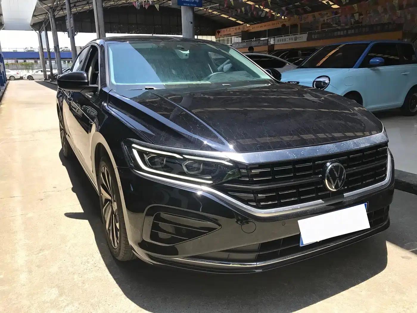 2022 Passat 330TSI Luxury Edition — миниатюра 3