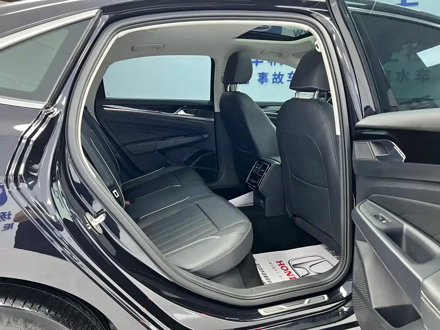 2022 Passat 280TSI Elite Edition — миниатюра 10