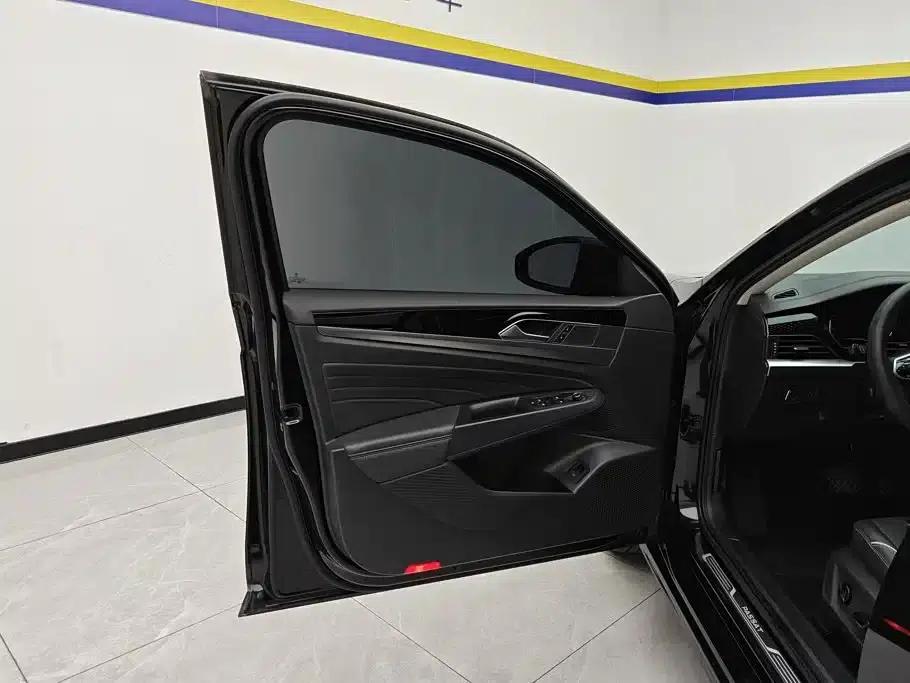 2023 Passat Facelift 330TSI Starry Sky Elite Edition — миниатюра 7